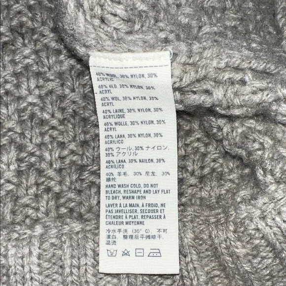 Abercrombie & Fitch Charcoal Knit Vest size Small - Picture 5 of 7